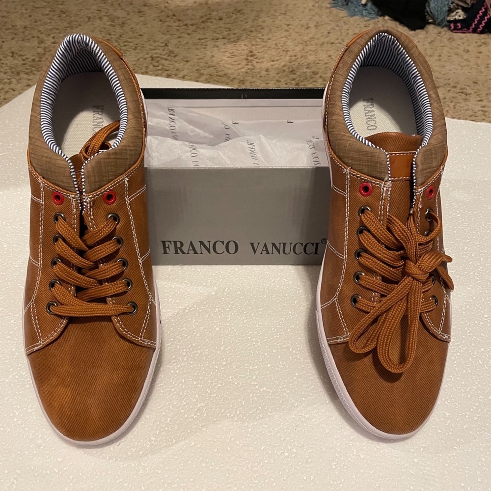 Franco Vanucci Low Top Sneaker - Size 8 - NWT